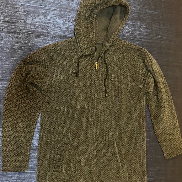 Gray Hooded Sweater (XL)